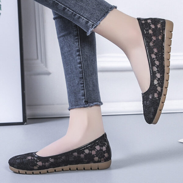 Lace Mesh Hollow Round Toe Shallow Mouth Mom Shoes